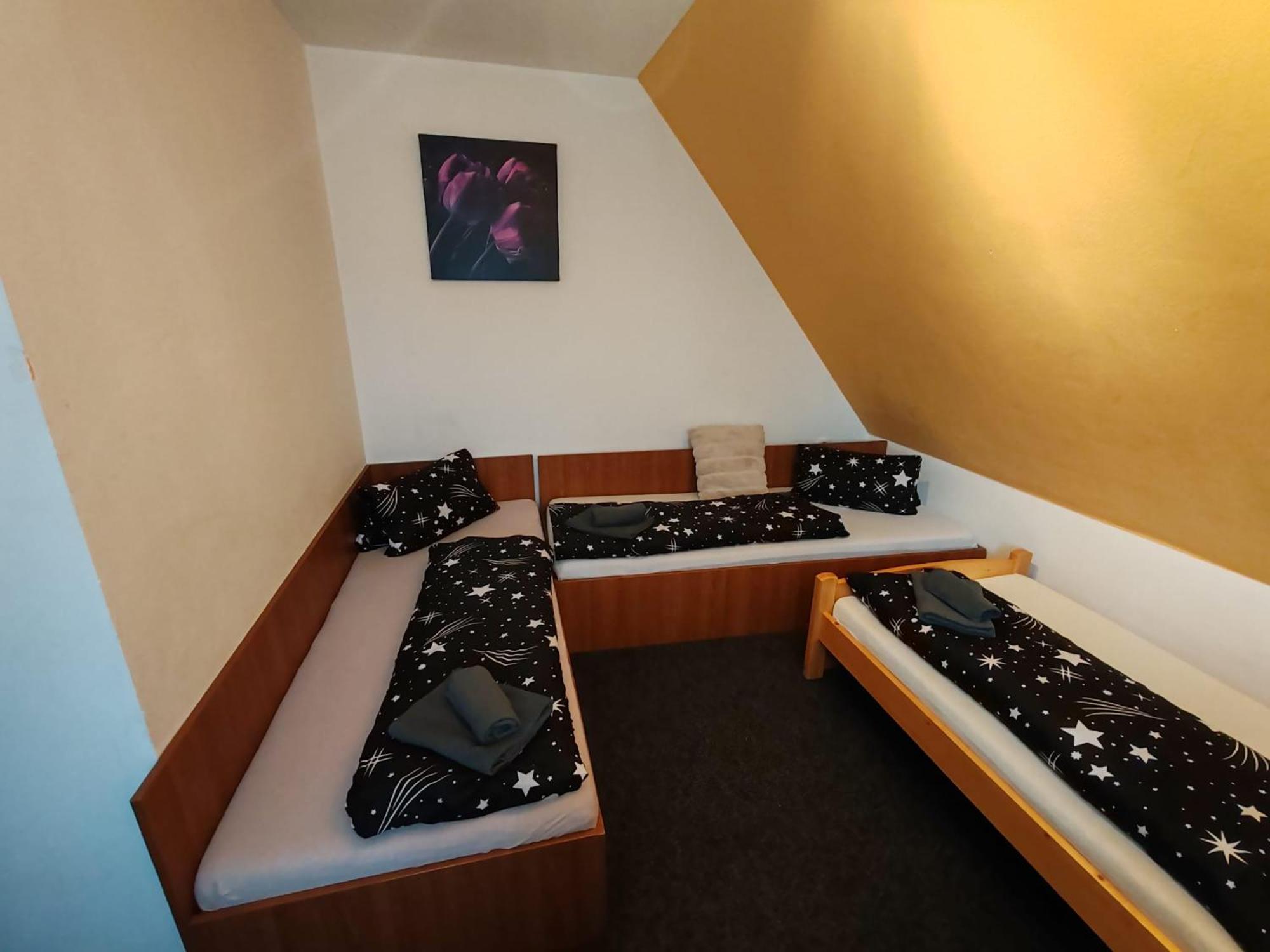 Restaurace A Penzion Lutena Dolni Lutyne Dış mekan fotoğraf